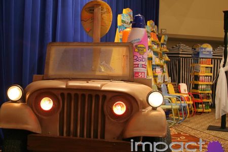 Custom Experiential Trade Show Display for Banana Boat at ECRM by Impact Studios
